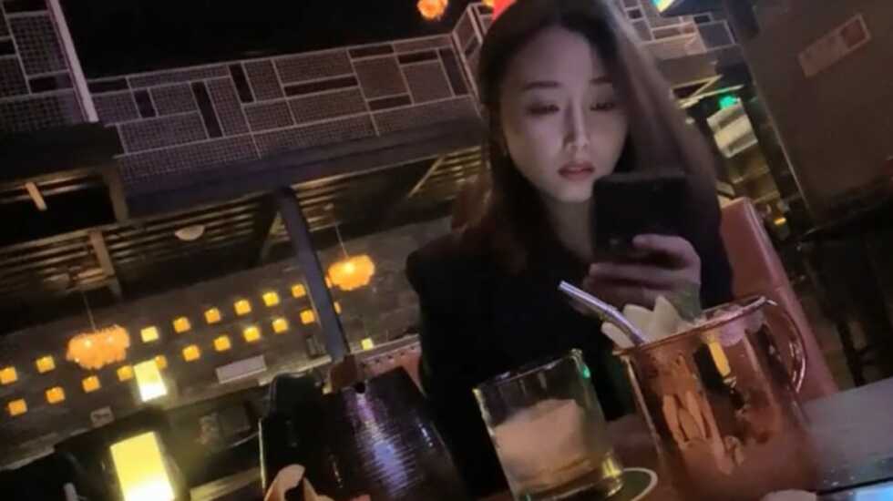 (四区)帅哥酒吧钓了个颜值超高的美女、带回酒店灌酒让她喝多趁机上了她